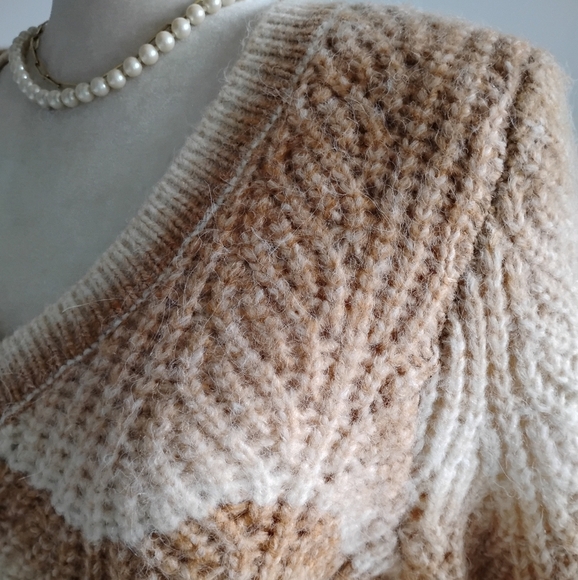 LOFT Wool Blend Chunky V-Neck Tawny Tan Carmel Cream Stripe Sweater Size… - Picture 7 of 15